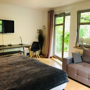 https://modernes-apartment-dresden-neustadt.dresdenhotels.net